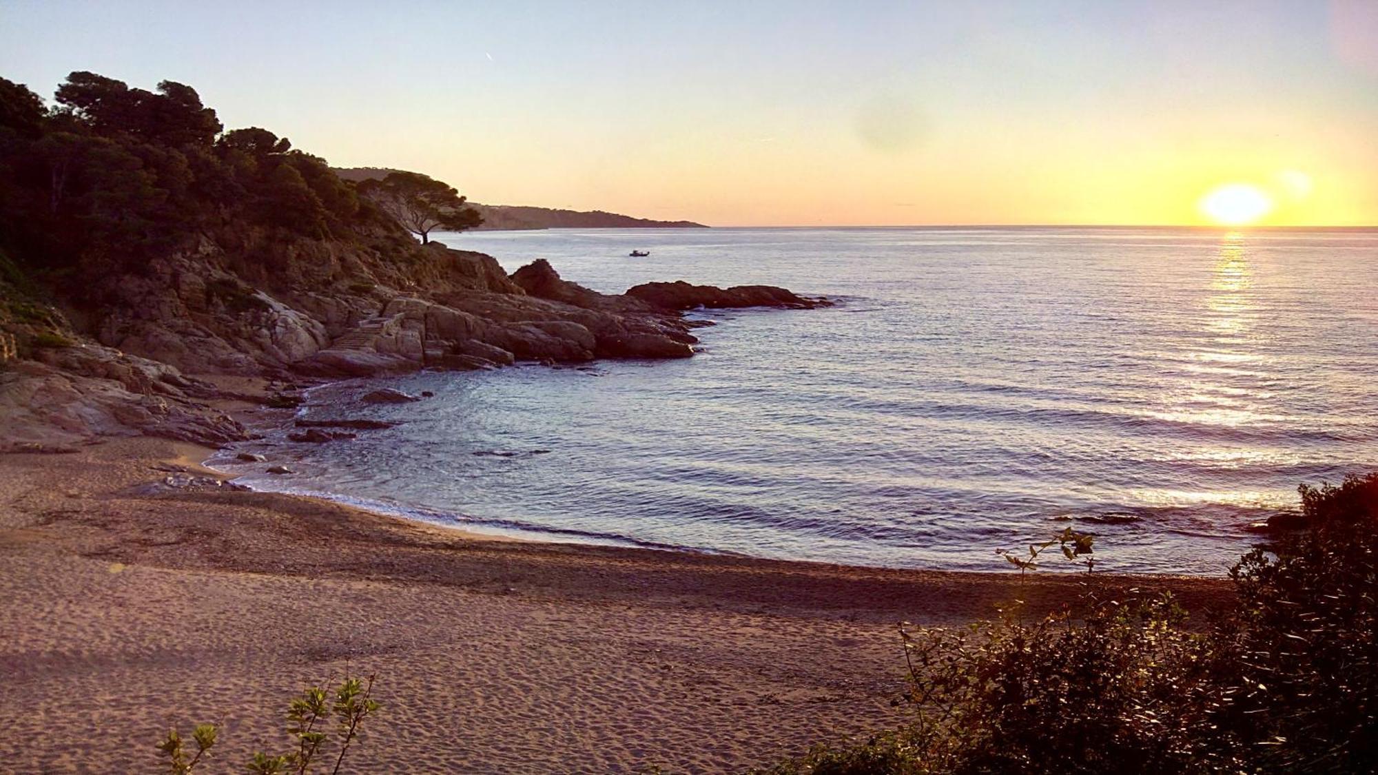 ⭑ Sea Views + Private Beach. What Else? ⭑ Tossa de Mar Luaran gambar