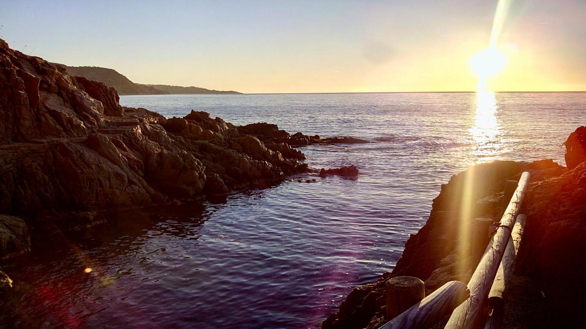 ⭑ Sea Views + Private Beach. What Else? ⭑ Tossa de Mar Luaran gambar