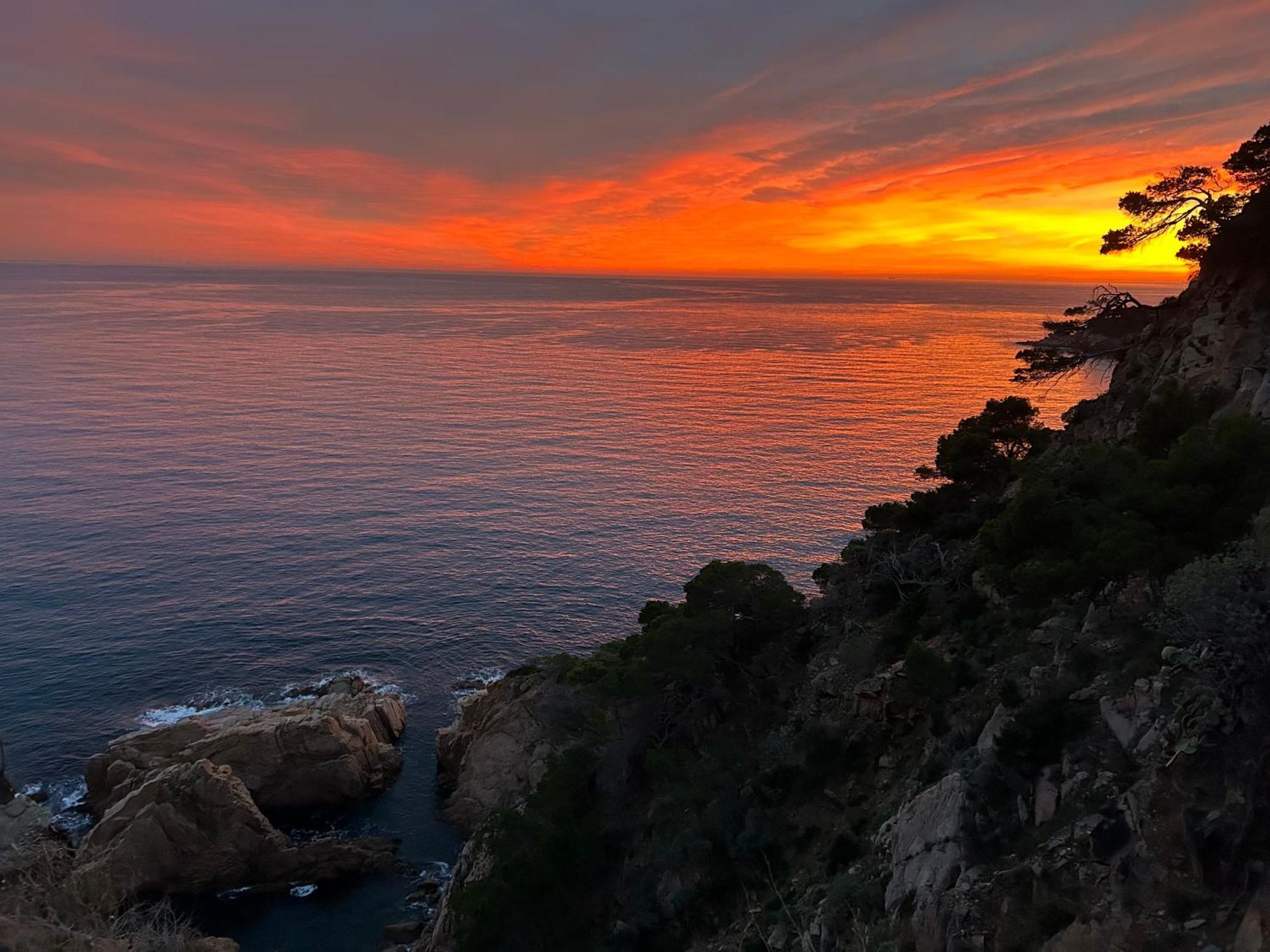 ⭑ Sea Views + Private Beach. What Else? ⭑ Tossa de Mar Luaran gambar