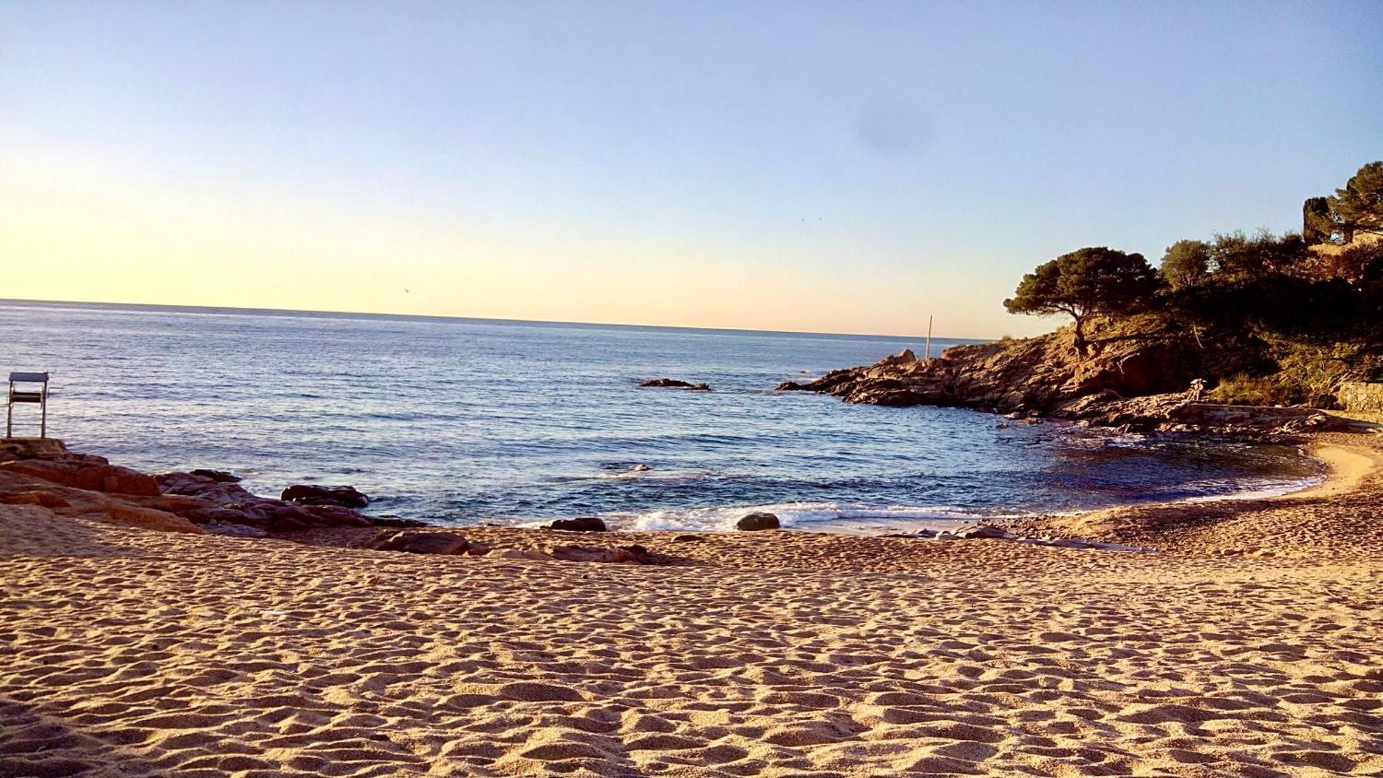 ⭑ Sea Views + Private Beach. What Else? ⭑ Tossa de Mar Luaran gambar